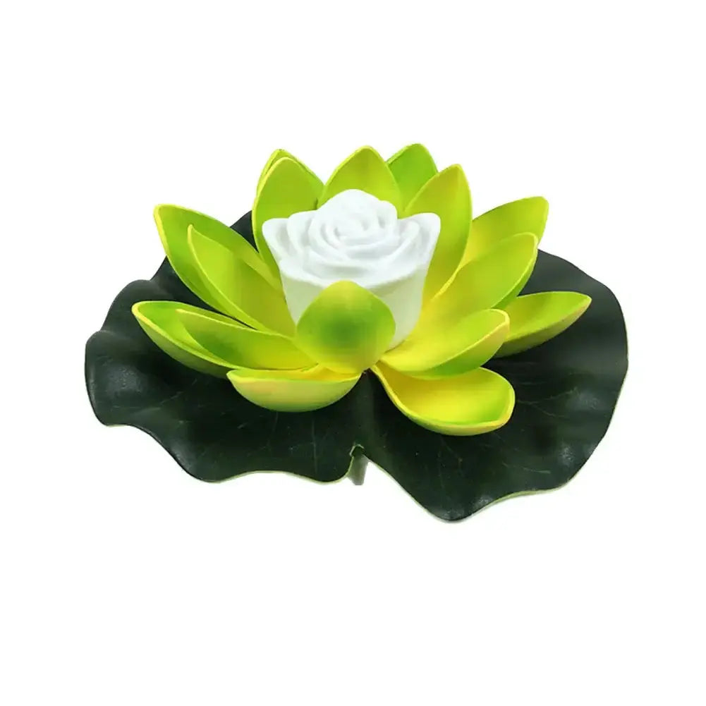 Lampe LED flottante en forme de lotus avec feuilles vertes, décoration pour étang ou jardin, alimentée par piles.
