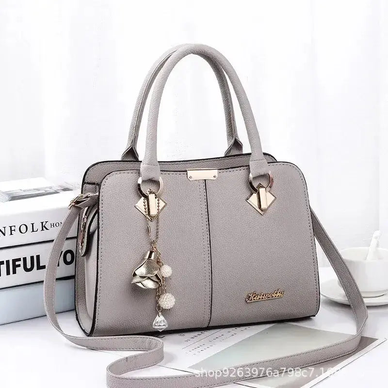 Sac à bandoulière pour femme en PU, chic et fonctionnel, idéal pour un usage quotidien.