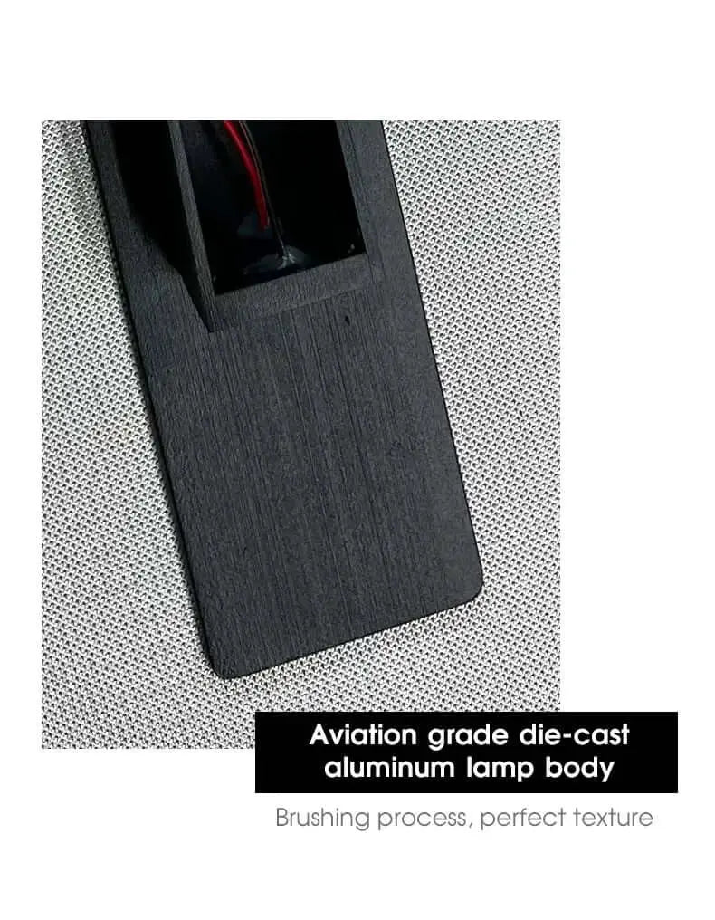 Aviation grade die-cast aluminum lamp body showcasing the brushing process and perfect texture.