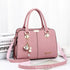 Nouveau sac à bandoulière pour femme, sac à main rose avec décorations élégantes, style mode et grande capacité.